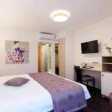 Schlosshotel 3*